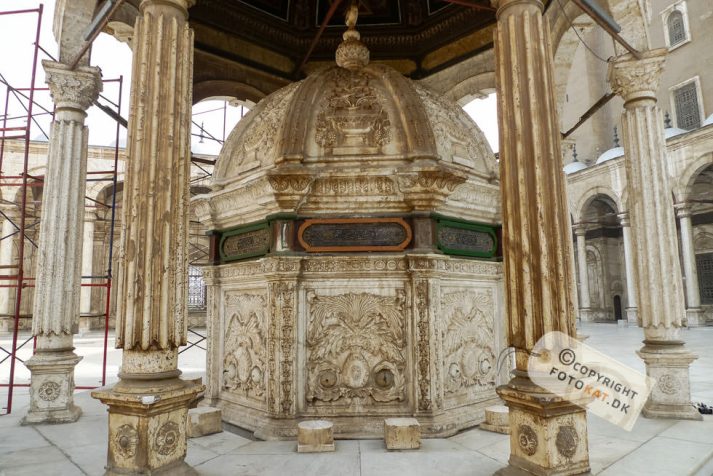 DMC-LX3 . 1/400 sec. f/2.8 . 5.1mm . ISO80 . ⒸKirsten Fjeldgaard - 03_EGY_Alabaster_19