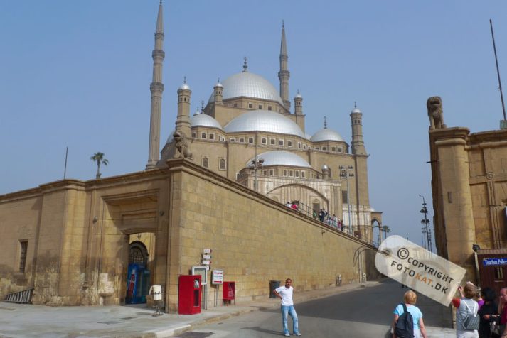 DMC-LX3 . 1/1000 sec. f/5 . 6.8mm . ISO80 . ⒸKirsten Fjeldgaard - 03_EGY_Alabaster_3