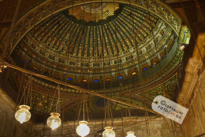 DMC-LX3 . 1/30 sec. f/2.4 . 7.9mm . ISO800 . ⒸKirsten Fjeldgaard - 03_EGY_Alabaster_32