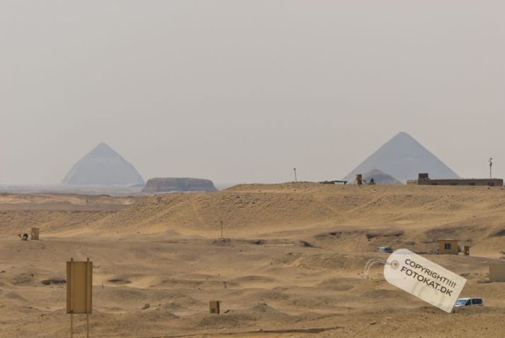 NIKON D200 . 1/2000 sec. f/5 . 185mm . ISO200 . - 05-EGY-SAQ-9