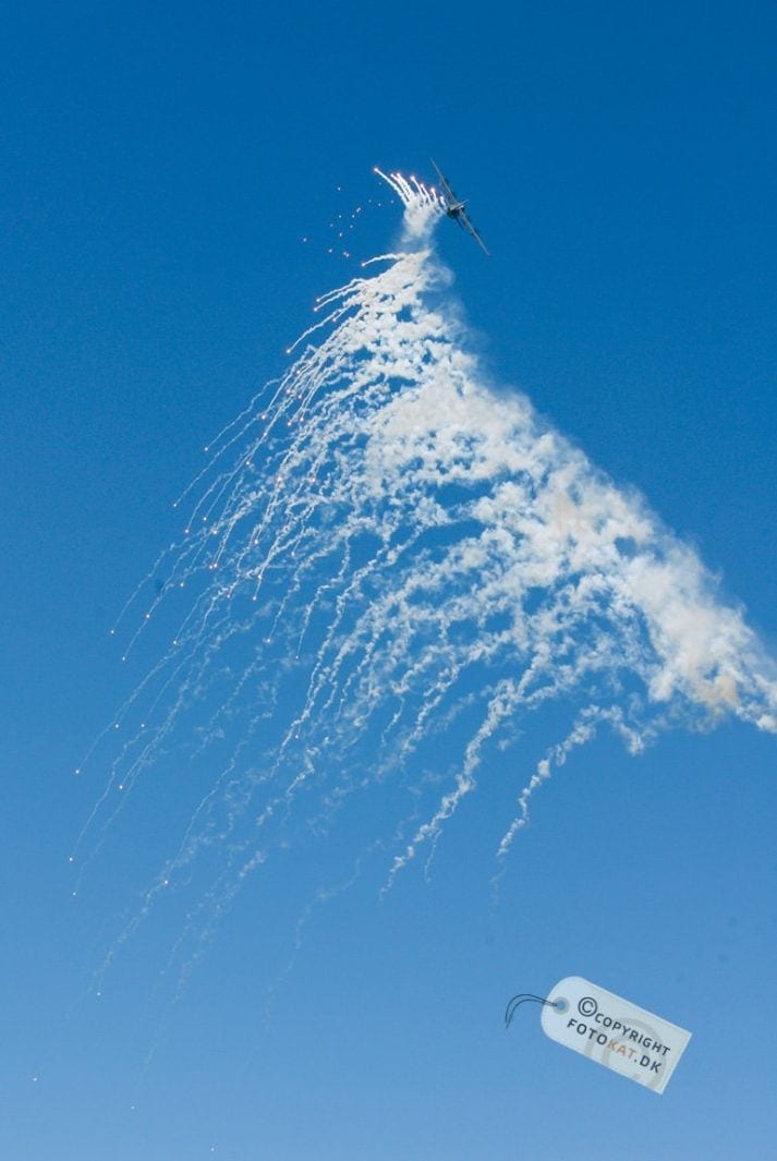 NIKON D200 . 1/160 sec. f/14 . 70mm . ISO200 . - Danish_Airshow_Karup_2014_14