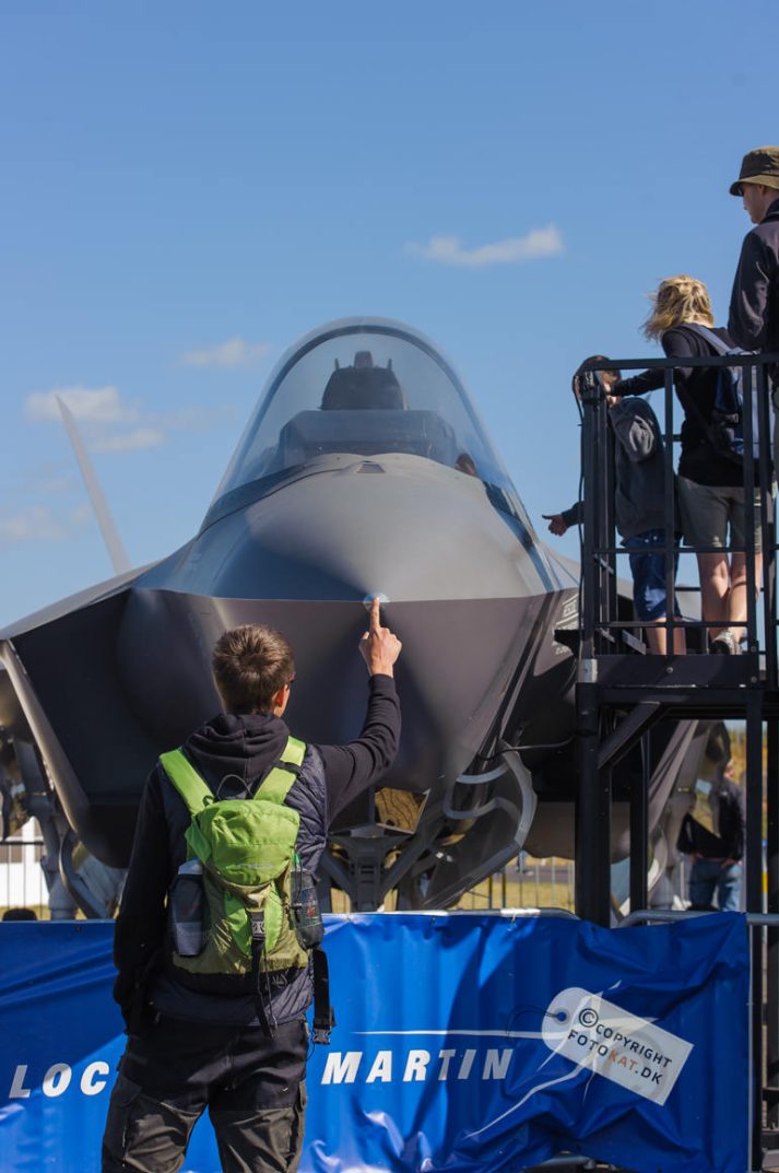 NIKON D700 . 1/500 sec. f/6.3 . 82mm . ISO200 . ⒸPernille Fjeldgaard - Danish_Airshow_Karup_2014_70