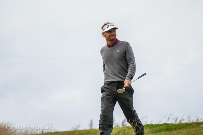 NIKON D7100 . 1/400 sec. f/5.6 . 300mm . ISO250 . - MiD-09