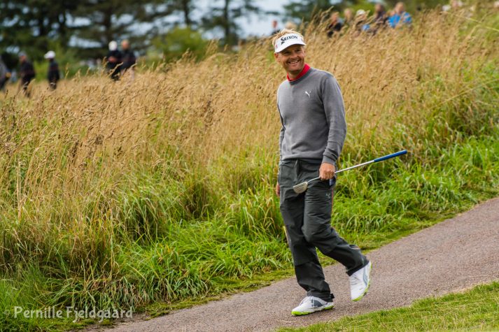 NIKON D7100 . 1/400 sec. f/5.6 . 180mm . ISO250 . - MiD-10