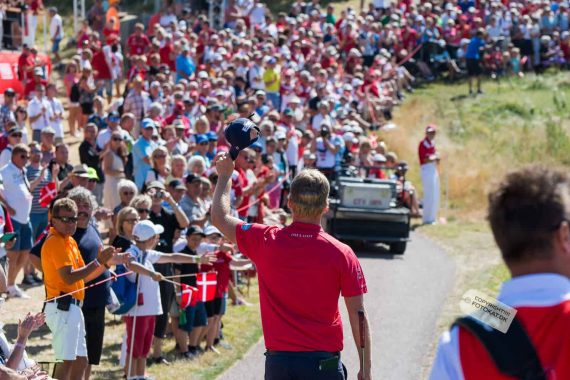 NIKON D7100 . 1/800 sec. f/5 . 110mm . ISO200 . ⒸPernille - MiD-2015-40