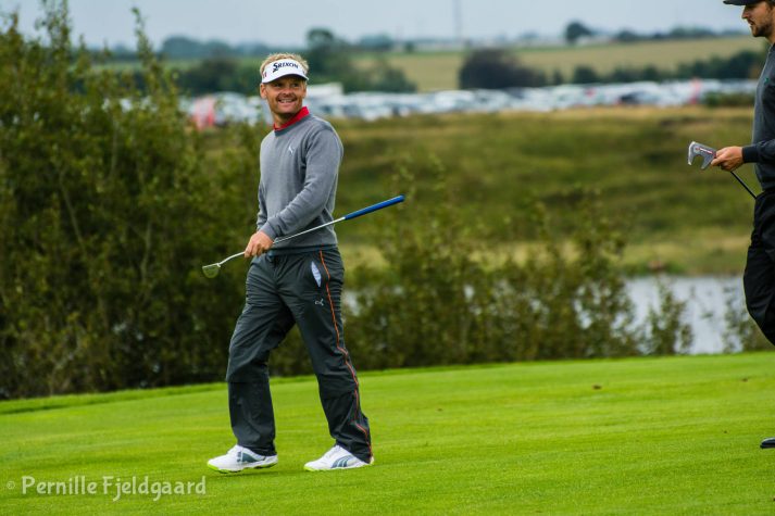 NIKON D7100 . 1/640 sec. f/5.6 . 210mm . ISO200 . - MiD-25