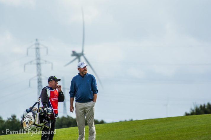 NIKON D7100 . 1/800 sec. f/5.6 . 300mm . ISO200 . - MiD-27