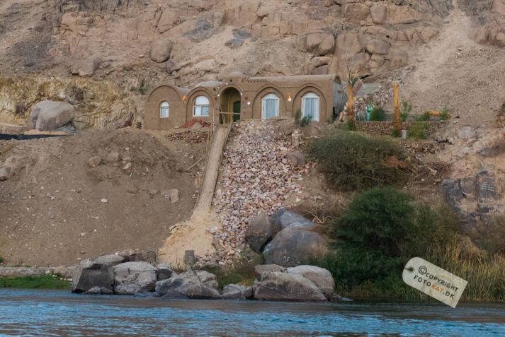 NIKON D200 . 1/90 sec. f/6.3 . 70mm . ISO1250 . ⒸAllan Kaihøj - Nubisk_landsby_05