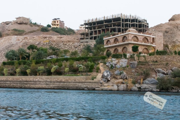 NIKON D200 . 1/80 sec. f/6.3 . 31mm . ISO1250 . ⒸAllan Kaihøj - Nubisk_landsby_06