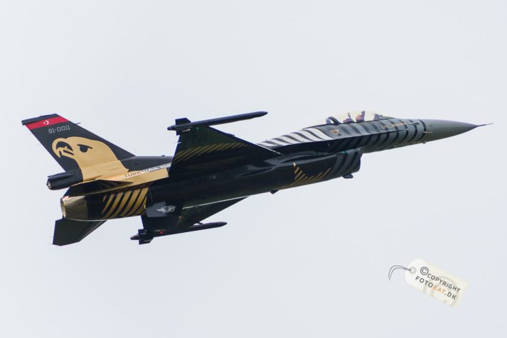 NIKON D600 . 1/1600 sec. f/5.6 . 400mm . ISO250 . - Solo_Turk_15