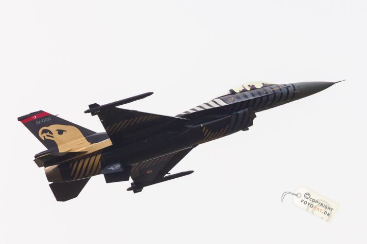 Canon EOS 5D Mark II . 1/320 sec. f/14 . 420mm . ISO160 . ⒸAllan Kaihøj Jensen - Solo_Turk_17