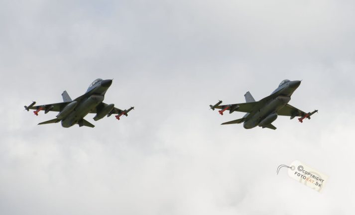 NIKON D600 . 1/400 sec. f/11 . 200mm . ISO250 . - sindal-8