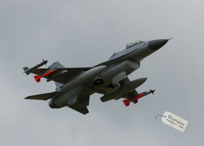 NIKON D600 . 1/400 sec. f/10 . 200mm . ISO250 . - sindal-9